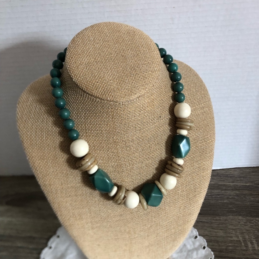 Vtg Chunky Beaded Necklace
